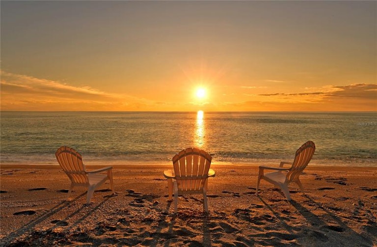 Photo 3 of 67 - 1544 N Casey Key Rd, Osprey, FL 34229