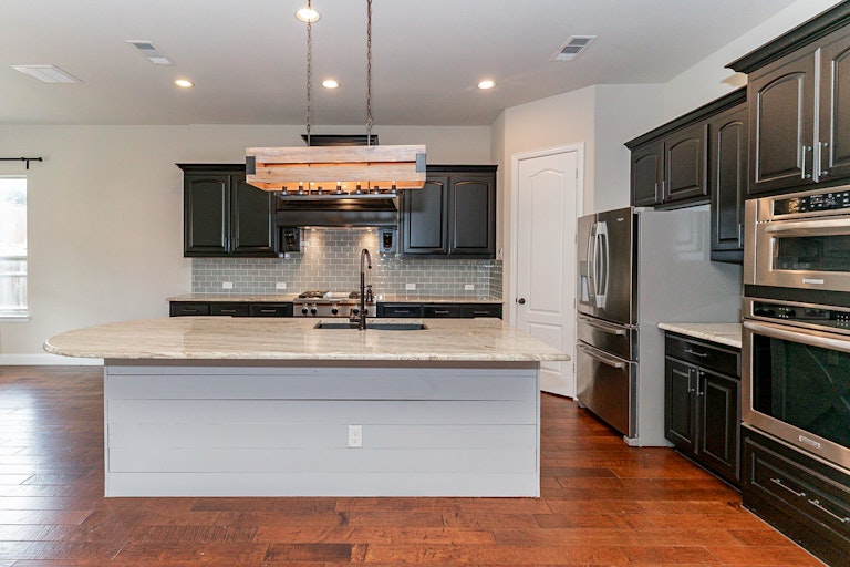Photo 4 of 30 - 4905 Flusche Ct, Keller, TX 76244
