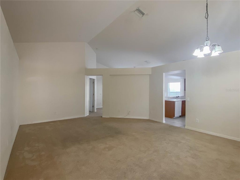 Photo 4 of 26 - 31339 Heatherstone Dr, Wesley Chapel, FL 33543