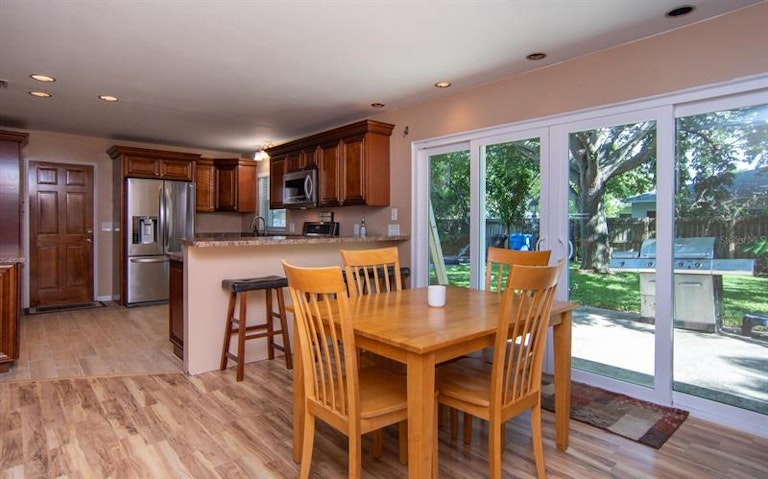 Photo 10 of 23 - 6440 27th Ave N, Saint Petersburg, FL 33710