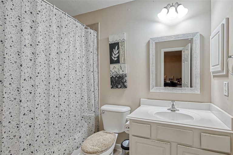 Photo 15 of 22 - 18203 Sweet Juniper Ln, Katy, TX 77449