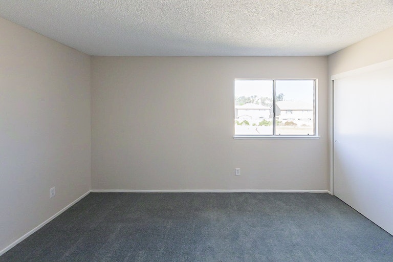 Photo 14 of 23 - 717 Walnut Dr, Lake Elsinore, CA 92530