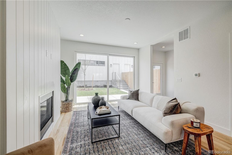 Photo 13 of 40 - 3422 S Grant St, Englewood, CO 80113