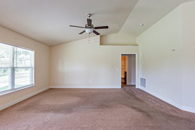 Photo 13 of 28 - 12481 Killian St, Spring Hill, FL 34609