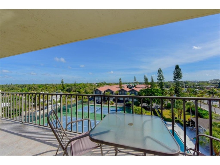 Photo 12 of 23 - 1055 Beach Rd Unit B-503, Sarasota, FL 34242