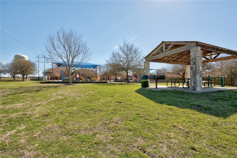 Photo 38 of 40 - 495 Sandstone Trl, Buda, TX 78610