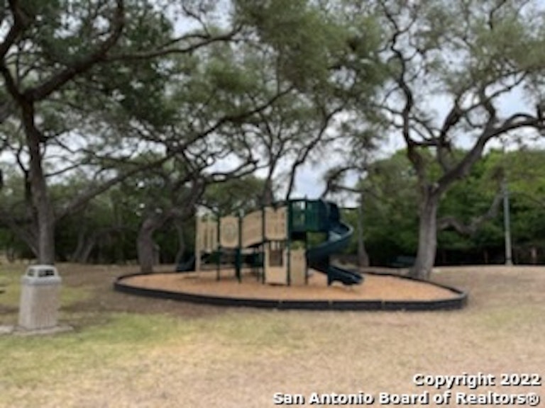 Photo 33 of 51 - 10935 Hamlen Park Dr S, San Antonio, TX 78249