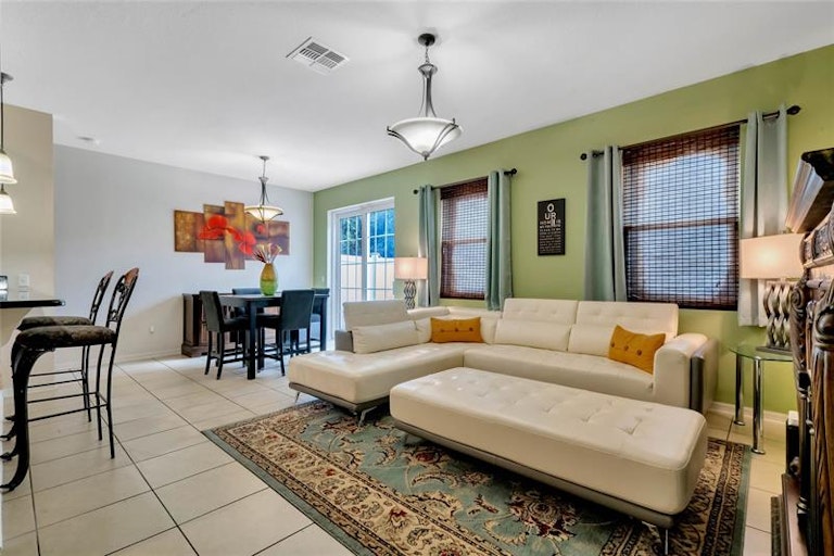 Photo 4 of 28 - 9309 Shepton St, Orlando, FL 32825