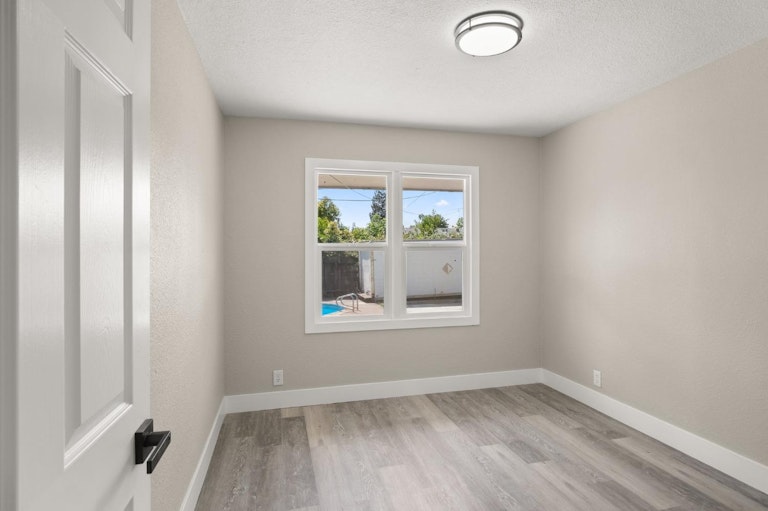 Photo 25 of 33 - 5636 Vista Ave, Sacramento, CA 95824