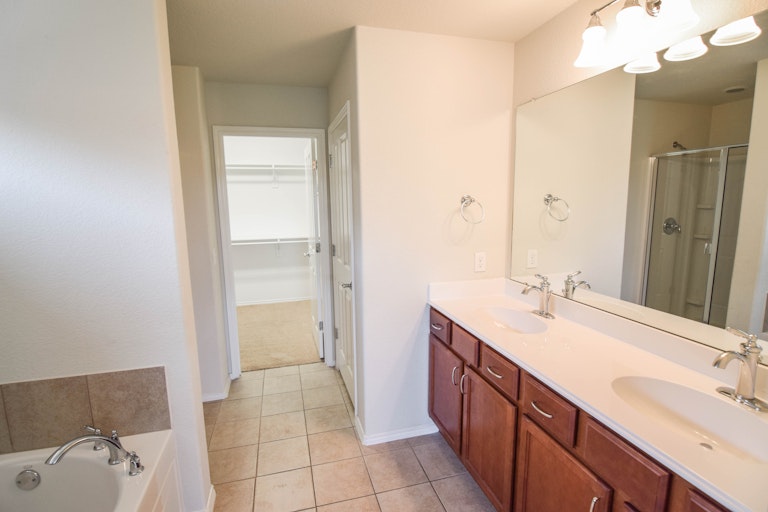 Photo 4 of 37 - 15964 Avenel Way, Fort Worth, TX 76177
