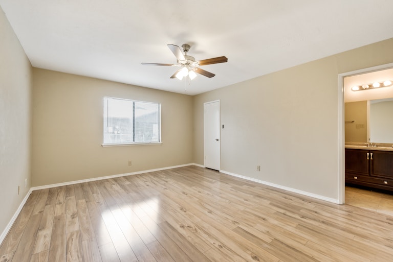 Photo 16 of 26 - 2114 Montana Trl, Grand Prairie, TX 75052