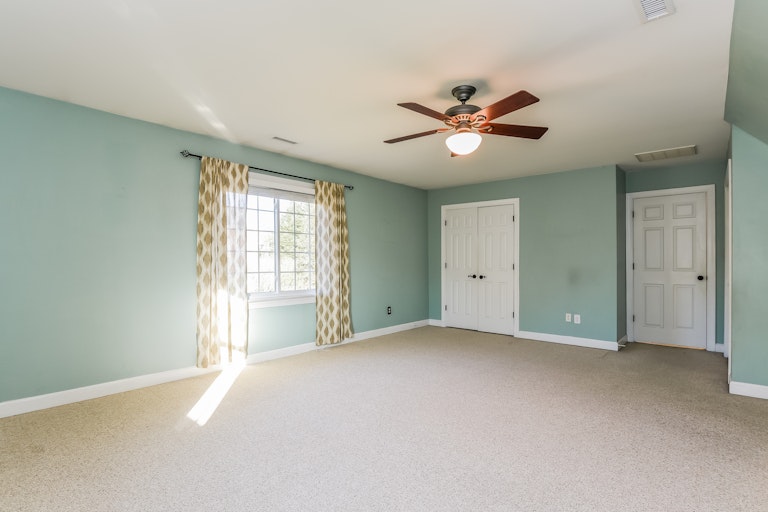 Photo 14 of 25 - 503 Oldwyck Dr, Fuquay Varina, NC 27526