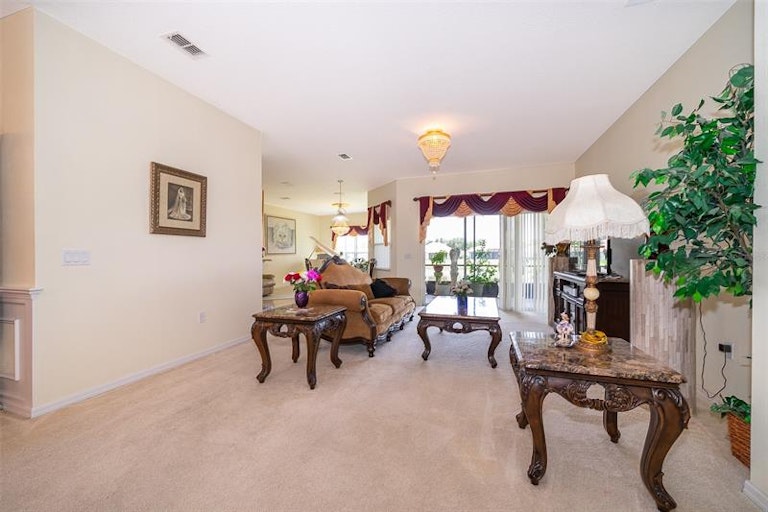 Photo 7 of 30 - 2580 Channel Way, Kissimmee, FL 34746