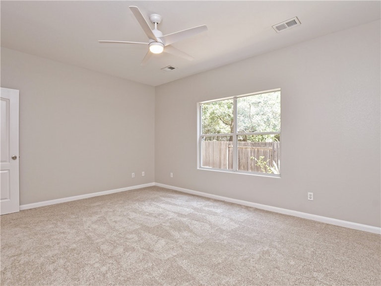 Photo 22 of 40 - 2116 Amur Dr, Austin, TX 78745