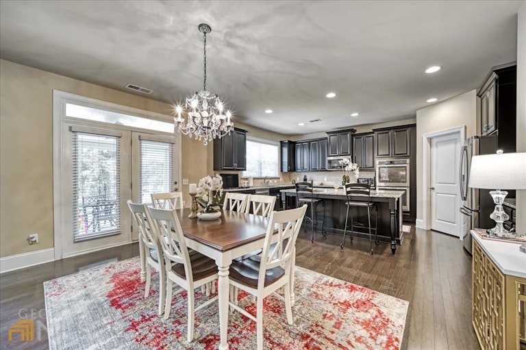 Photo 17 of 50 - 2393 Barrington Trace Cir SW, Atlanta, GA 30331