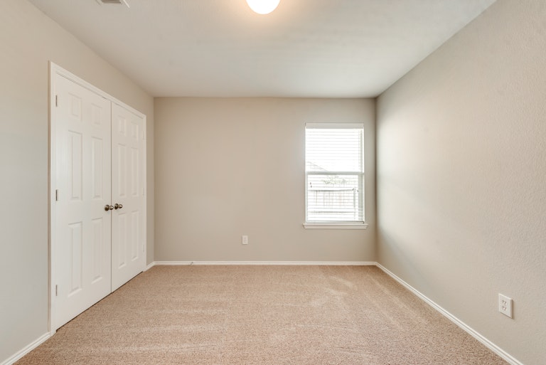 Photo 27 of 31 - 602 Azalea Dr, Fate, TX 75087