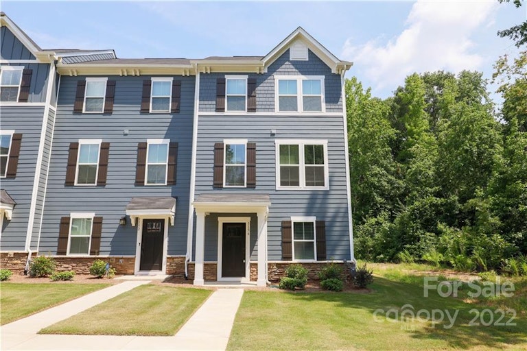 Photo 1 of 16 - 1156 Ashbury St, Charlotte, NC 28216