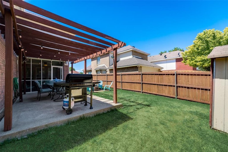 Photo 37 of 40 - 8801 Clearlake Dr, Rowlett, TX 75088