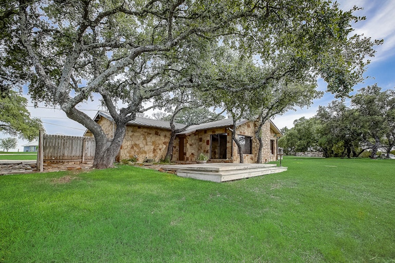Photo 55 of 60 - 915 Lauder Dr, Spicewood, TX 78669