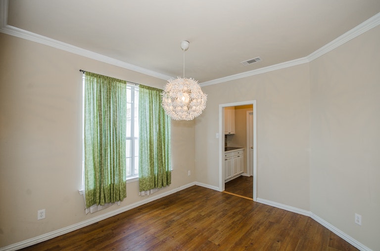 Photo 15 of 43 - 9714 Pinehurst Dr, Rowlett, TX 75089