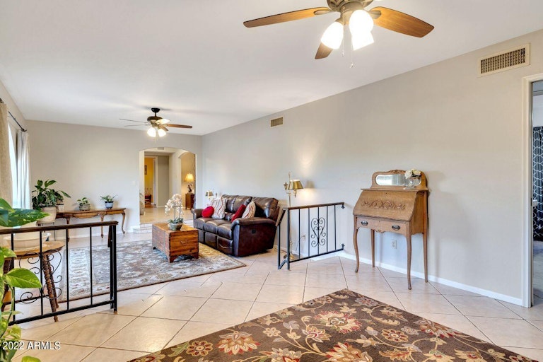 Photo 8 of 45 - 612 E Brook Hollow Dr, Phoenix, AZ 85022