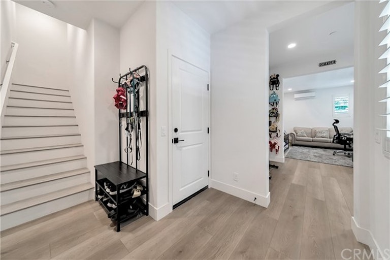 Photo 17 of 48 - 565 S Motif St, Anaheim, CA 92805
