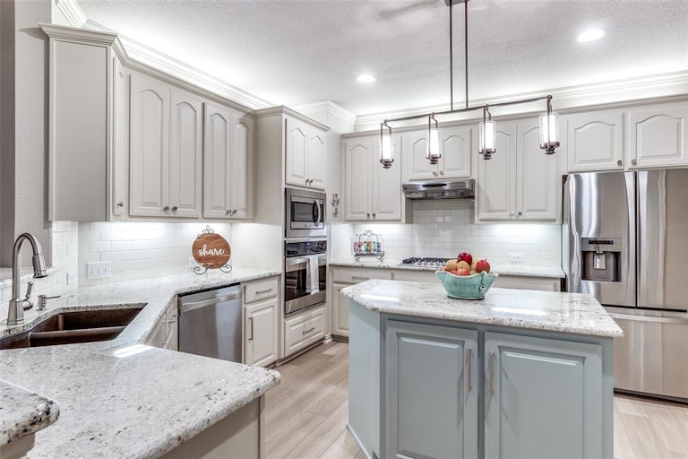 Photo 14 of 40 - 308 Kali Ct, Murphy, TX 75094