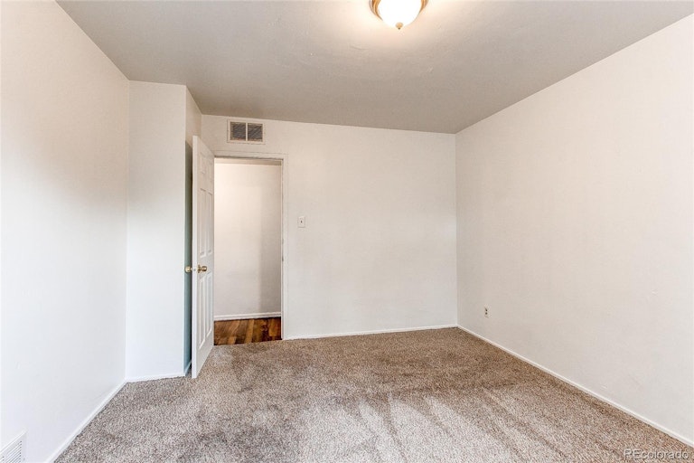 Photo 14 of 25 - 840 Tucson St, Aurora, CO 80011