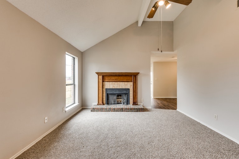 Photo 6 of 18 - 1432 Paintbrush St, Mesquite, TX 75149