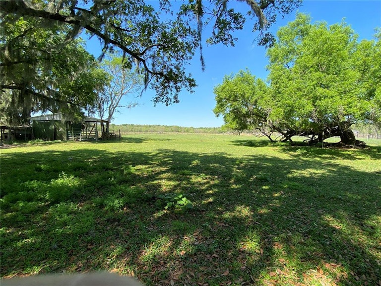 Photo 12 of 25 - 2330 N Valrico Rd, Seffner, FL 33584