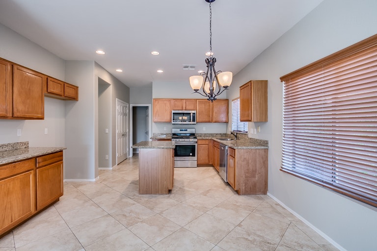 Photo 10 of 35 - 3545 W Sousa Ct, Anthem, AZ 85086