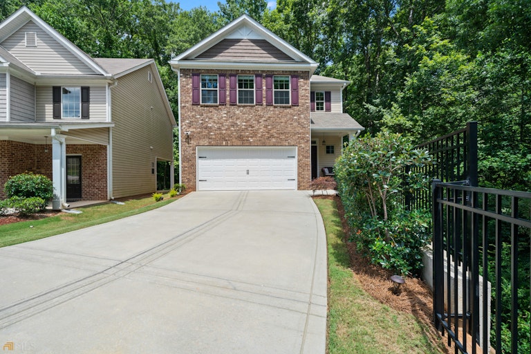 Photo 1 of 28 - 5729 Westin Cir, Flowery Branch, GA 30542