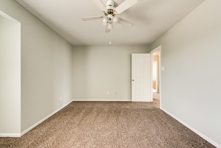 Photo 21 of 25 - 3910 Martha Ln, Rowlett, TX 75088