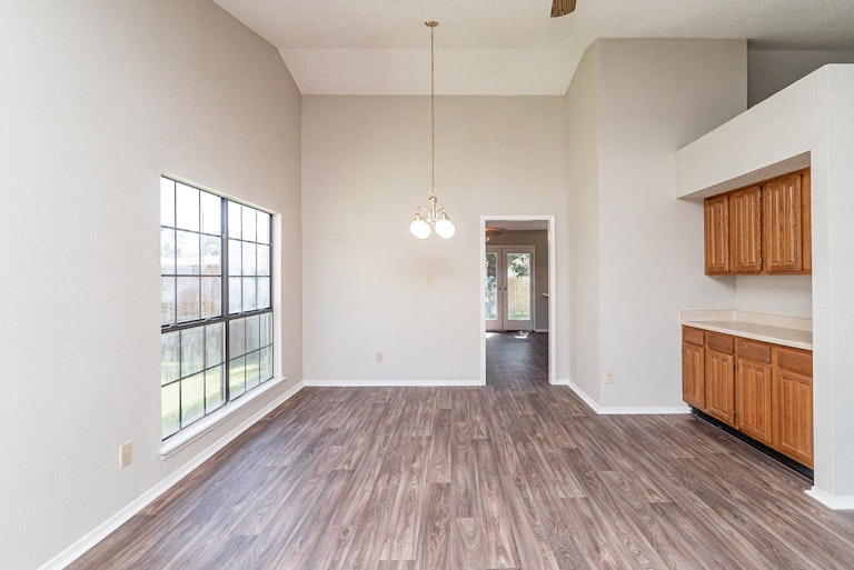 Photo 11 of 23 - 507 Redbud Dr, Forney, TX 75126