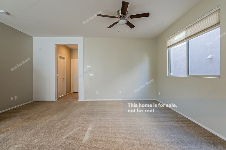 Photo 5 of 21 - 2826 N 73rd Dr, Phoenix, AZ 85035