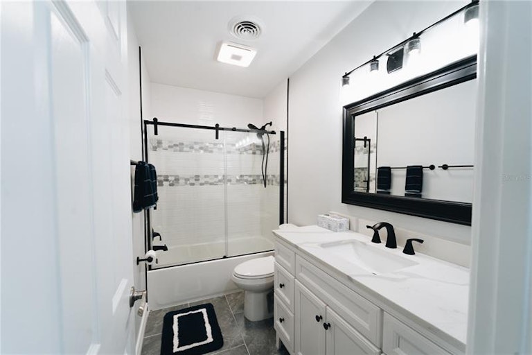 Photo 16 of 23 - 4339 50th Ave S, Saint Petersburg, FL 33711