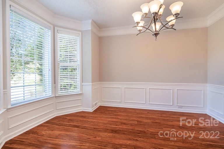 Photo 14 of 37 - 14200 Queens Carriage Pl, Charlotte, NC 28278