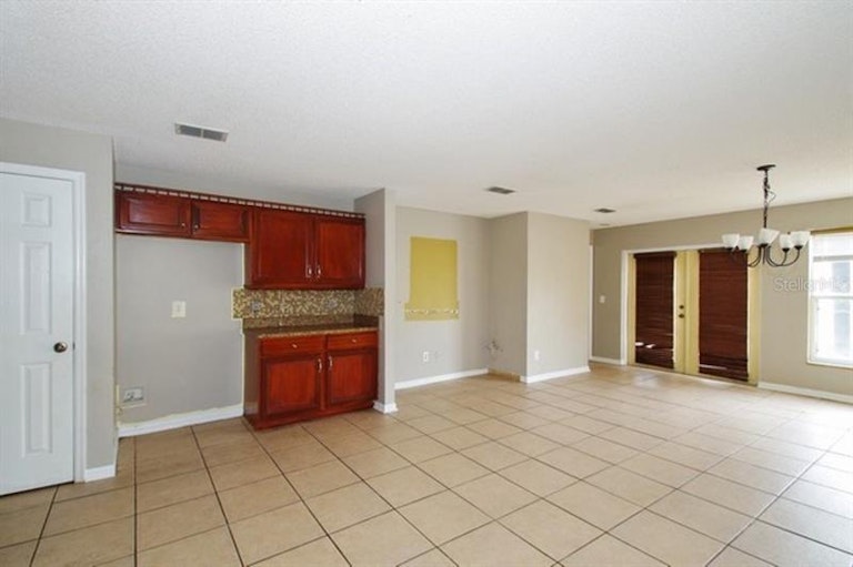 Photo 14 of 23 - 12925 Los Alamitos Ct, Orlando, FL 32837
