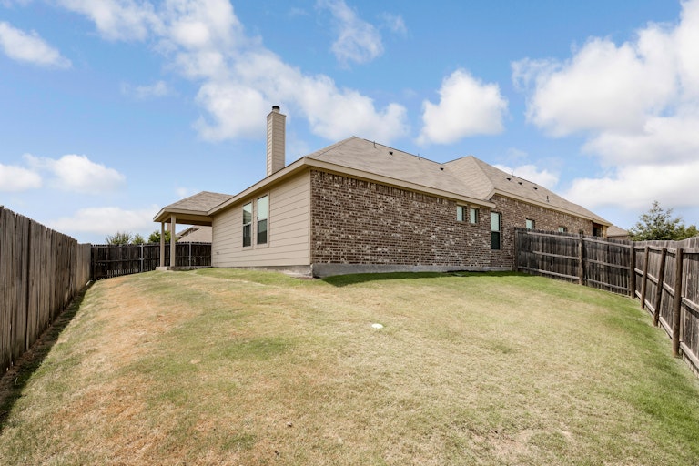 Photo 5 of 26 - 2556 Flowing Springs Dr, Fort Worth, TX 76177