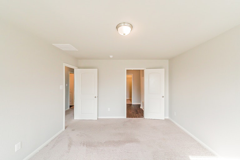 Photo 17 of 27 - 8015 Distant Harbor Rd, Baytown, TX 77523