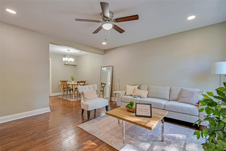 Photo 7 of 25 - 1109 Belmont Dr, Garland, TX 75040