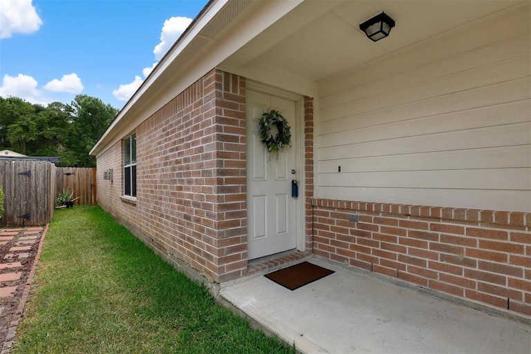 Photo 4 of 38 - 21034 Fox Walk Trl, Humble, TX 77338
