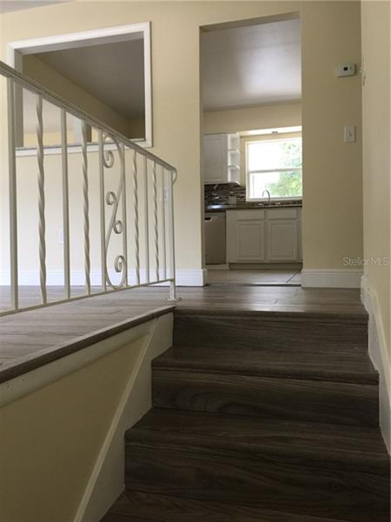 Photo 3 of 16 - 624 Eastwood Ct, Altamonte Springs, FL 32714
