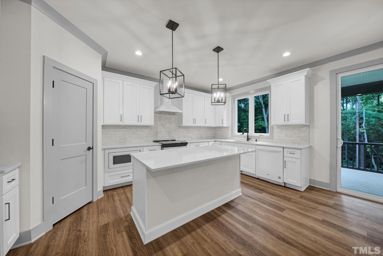 Photo 2 of 8 - 112 Lambert Ln, Fuquay Varina, NC 27526