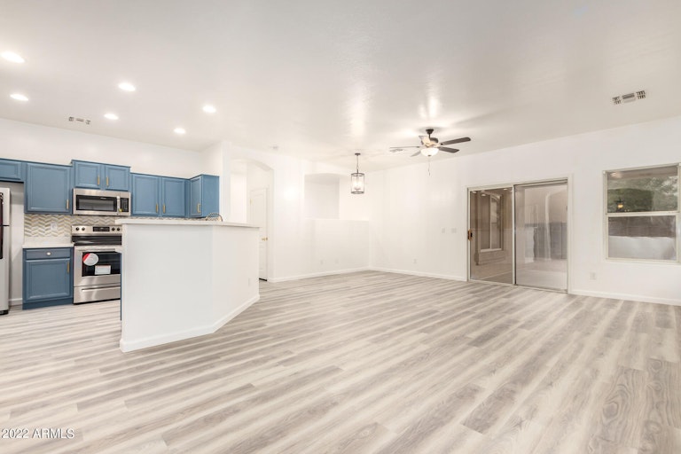 Photo 9 of 32 - 1951 E Shannon St, Gilbert, AZ 85295