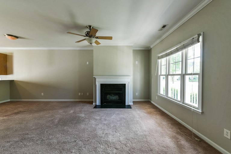 Photo 3 of 21 - 50406 Governors Dr, Chapel Hill, NC 27517