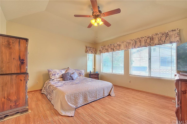 Photo 26 of 54 - 14238 Farralon Ct, Fontana, CA 92336
