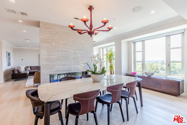 Photo 7 of 26 - 10580 Wilshire Blvd #7SW, Los Angeles, CA 90024