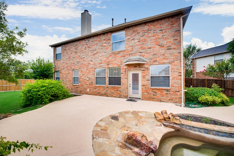 Photo 4 of 45 - 2204 Sheldon Dr, McKinney, TX 75072