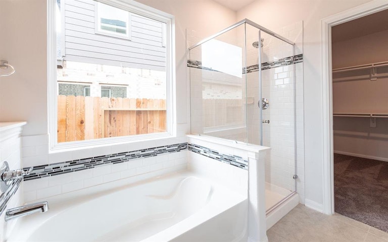 Photo 9 of 15 - 410 Barren Oak Ln, Crosby, TX 77532